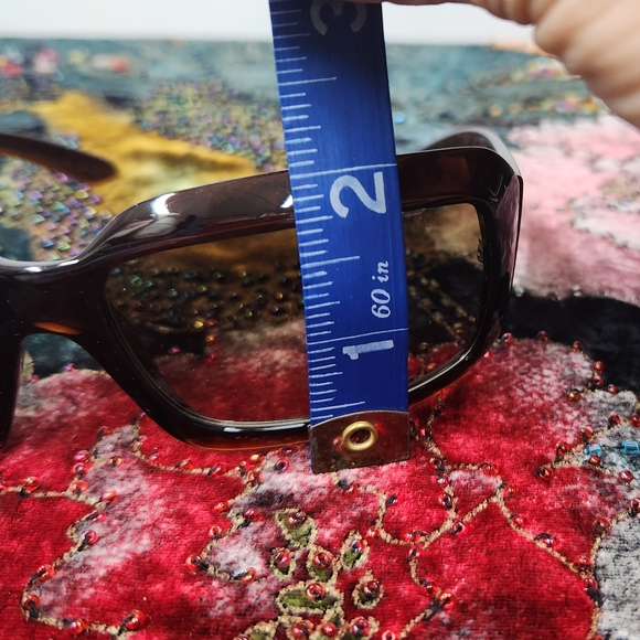 Chanel Sunglasses - Picture 4 of 10